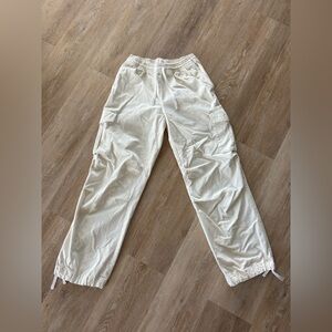 Wilfred Aritzia women’s Cream Cargo Pants